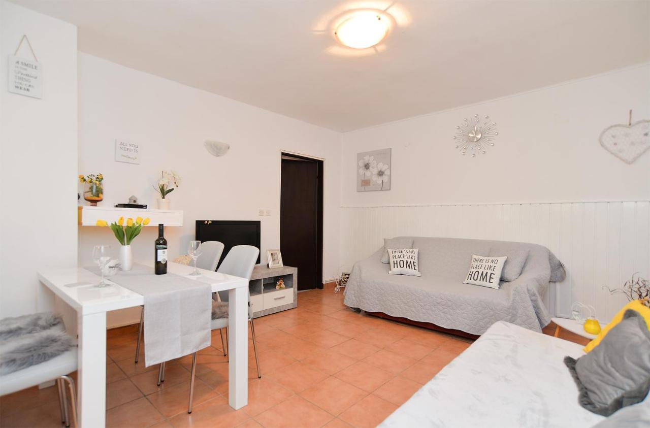 Apartment Dulijana 2042 Póla Kültér fotó